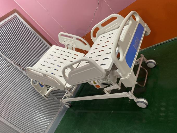 Yoğun Bakım Koğuş Odası Üç Fonksiyonlu Elektrikli Hastane Yatakları Mavi Beyaz 1