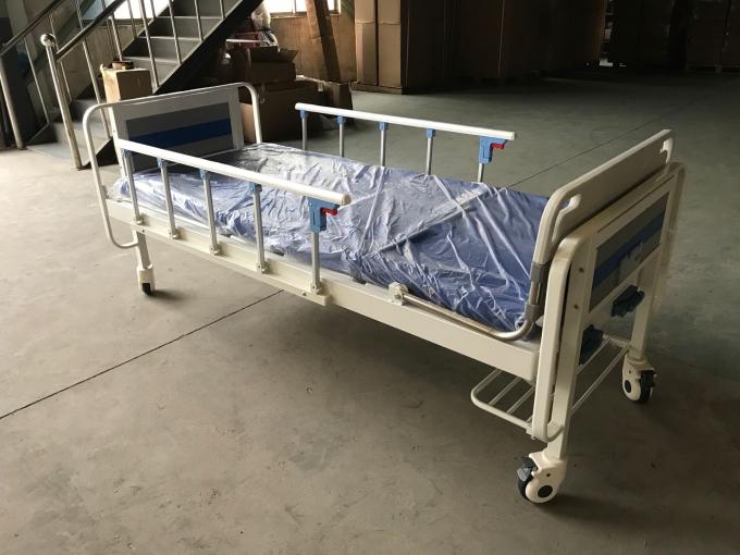 Klinik için Mavi Beyaz İki Fonksiyonlu Manuel Tıbbi Yatak 1