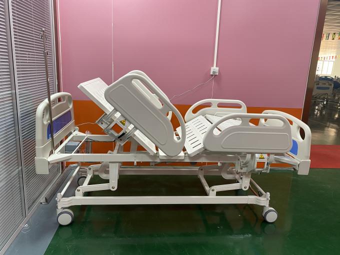 Hastane koğuşu için beyaz üç fonksiyonlu elektrikli yatak tıbbi yatak 0