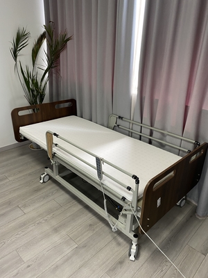 Elektrikli Ev yaşlılar bakım yatağı kilitlenebilir tekerlekli