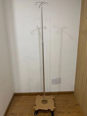 Alüminyum Hareketli Ayaklı IV İnfüzyon Standı IV Kutuplu Hasta Yatak Odası