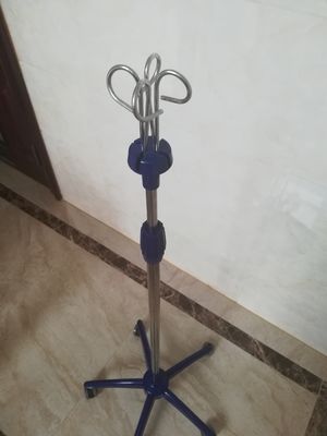 Tıbbi Mobilya Yeni IV Standı Yüksekliği Ayarlanabilir İnfüzyon Çerçevesi IV direği