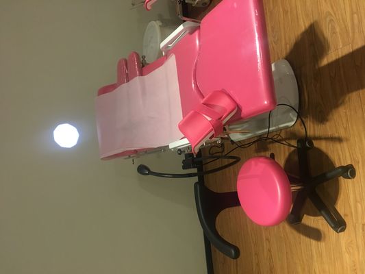 Hastane Pembe Elektrikli Gynaec Muayene Masası Obstetrik masa Lambalı Teslimat Yatağı
