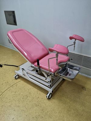 Elektrikli obstetrik yatak jinekoloji özel obstetrik yatak rengi pembe