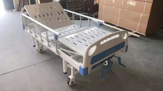 Metal Hastane Hasta Bakım Yatağı Çok Fonksiyonlu 3 Krank Manuel Hastane Yatağı