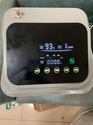 Ev Oksijen Konsantratörü 1L 7L Ev İçin% 93 Oksijen Makinesi