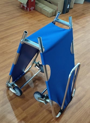 Mavi 600D, PVC kaplı Oxford kumaş katlanır sedyenin temizlenmesi kolaydır