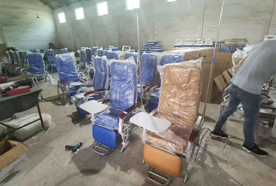 Hasta Kullanımı İçin Hastane Transfüzyon Koltuğu Sırt Dayanağı ve Ayak Dayanağı Ayarlanabilir