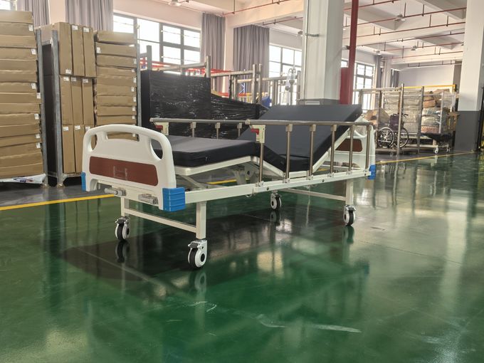 Soğuk olarak yuvarlanmış çelik çerçeve ile iki fonksiyonlu el hastane yatağı 1